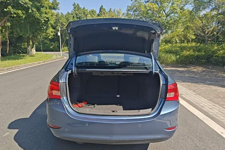 Used Buick GT 2015 18T Dual-Clutch Luxury Model Trunk