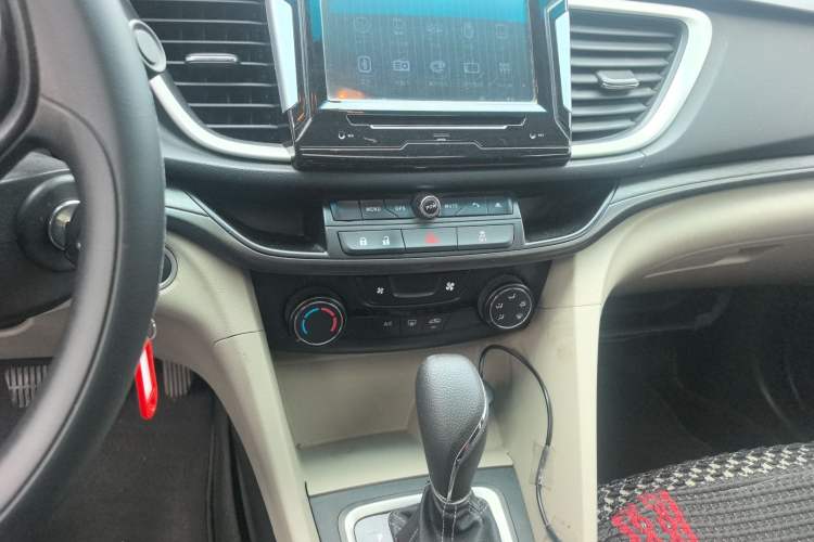 Used Buick GT 2015 15N Automatic Elite Version Audio And AC Panel