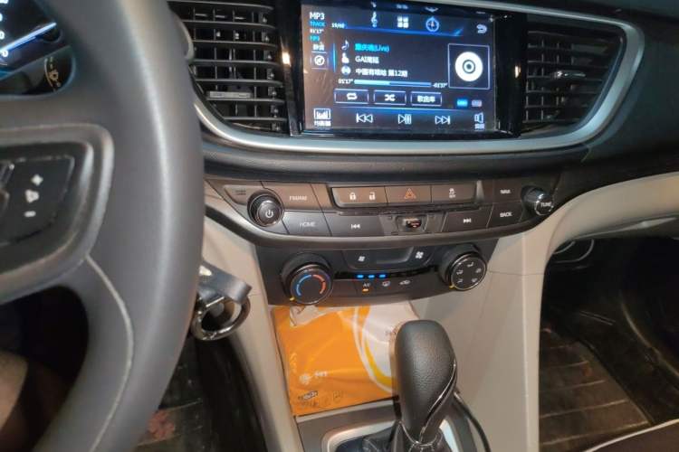 Used Buick GT 2015 15N Automatic Elite Version Audio And AC Panel