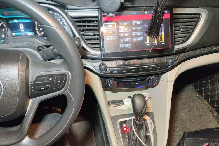 Used Buick GT 2015 15N Automatic Elite Version Audio And AC Panel