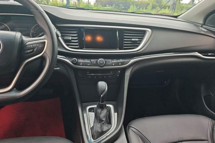 Used Buick GT 2015 15N Automatic Deluxe Edition Audio And AC Panel