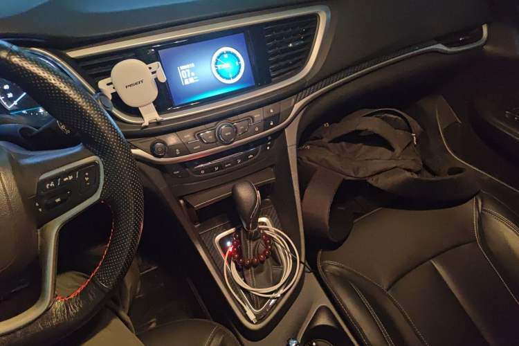 Used Buick GT 2015 15N Automatic Deluxe Edition Audio And AC Panel