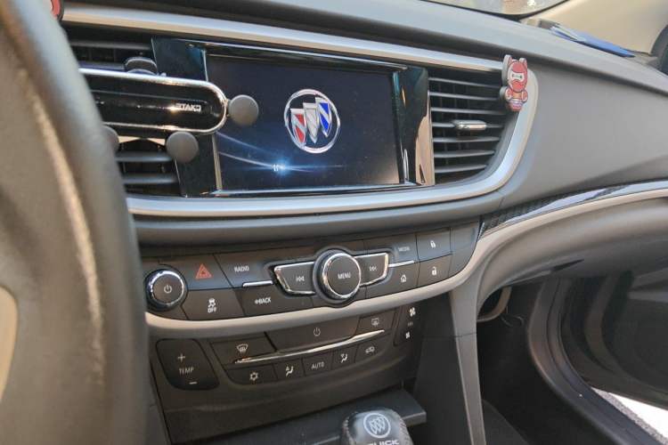 Used Buick GT 2015 15N Automatic Deluxe Edition Audio And AC Panel