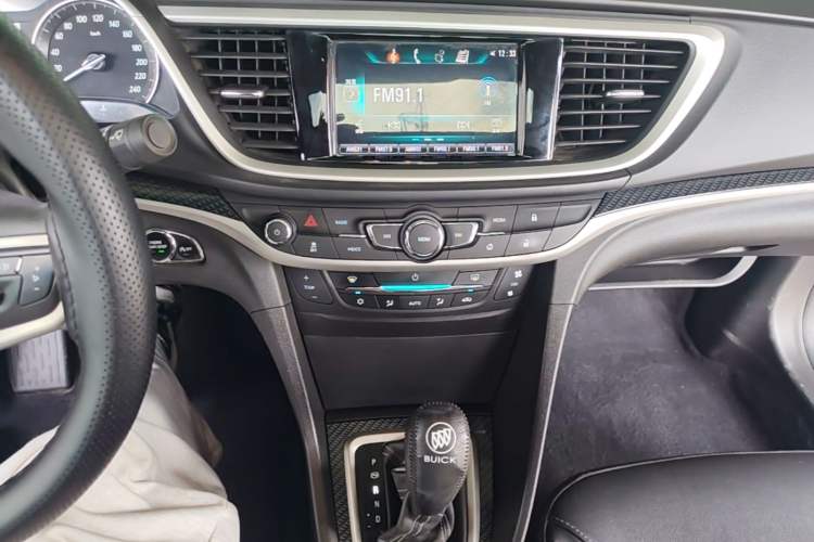 Used Buick GT 2015 15N Automatic Deluxe Edition Audio And AC Panel