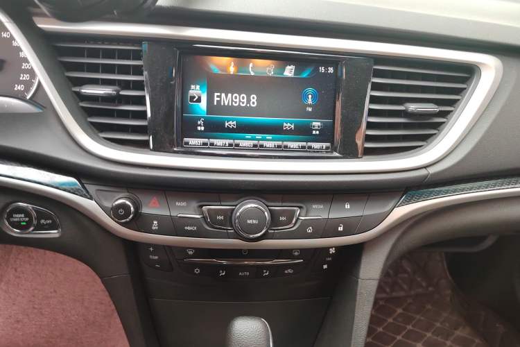 Used Buick GT 2015 15N Automatic Deluxe Edition Audio And AC Panel