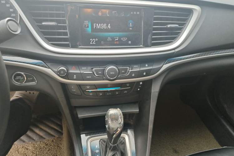 Used Buick GT 2015 15N Automatic Deluxe Edition Audio And AC Panel