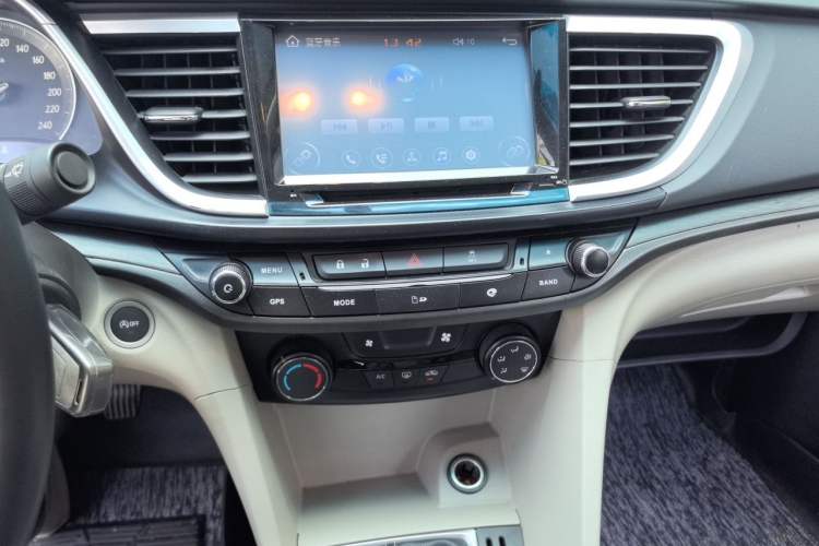 Used Buick GT 2015 15N Manual Elite Edition Audio And AC Panel