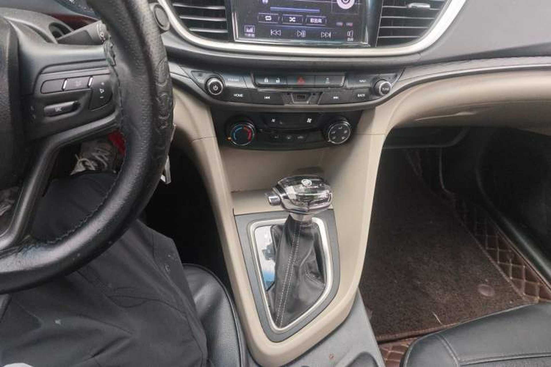 Used Buick GT 2015 18T Dual-Clutch Elite Model Audio And AC Panel