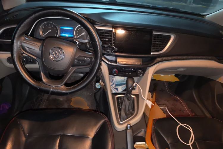 Used Buick GT 2015 15N Automatic Elite Version Center Console