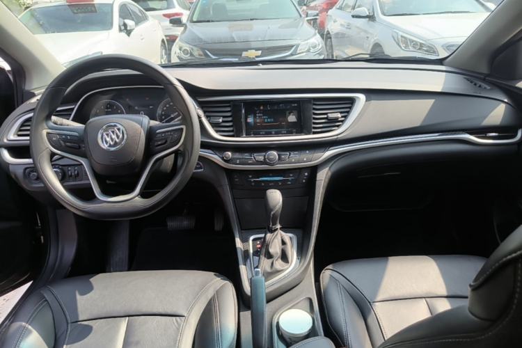 Used Buick GT 2015 18T Dual-Clutch Luxury Model Center Console
