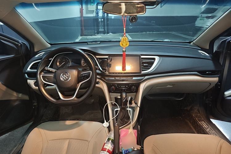 Used Buick GT 2015 18T Dual-Clutch Elite Model Center Console