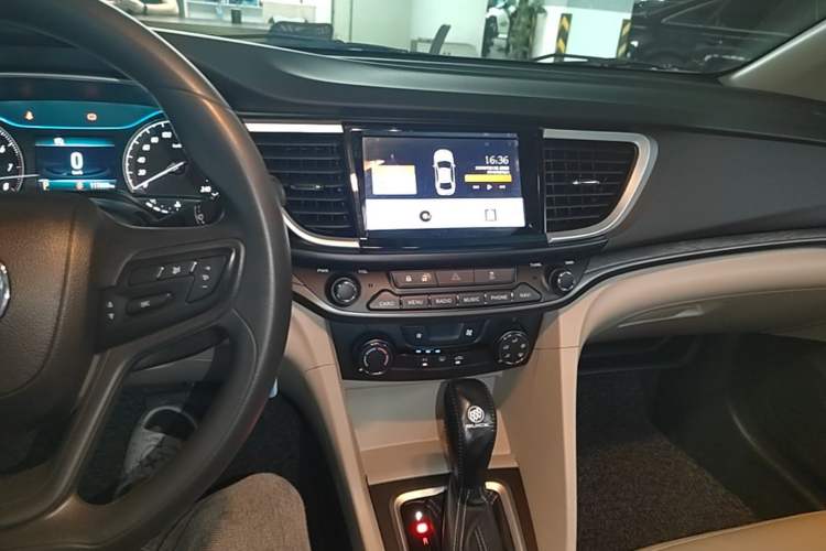 Used Buick GT 2015 15N Automatic Elite Version Center Console