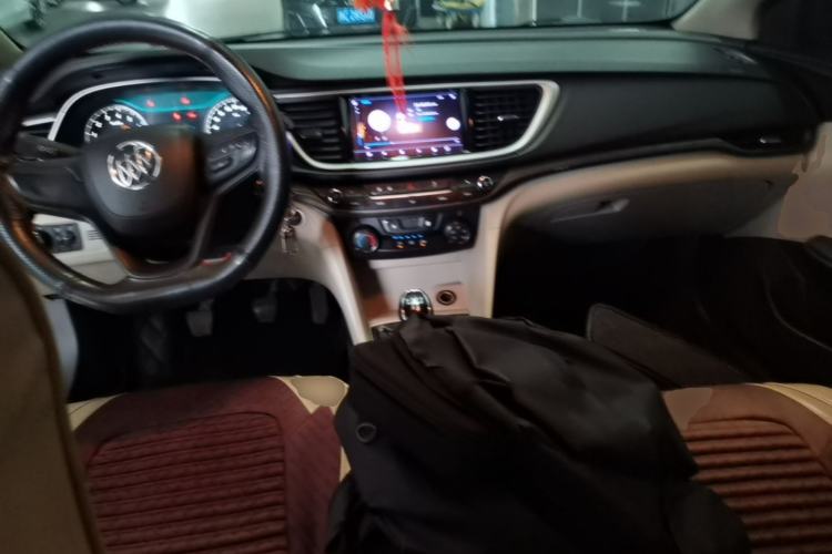 Used Buick GT 2015 15N Manual Entry-Level Trim Center Console