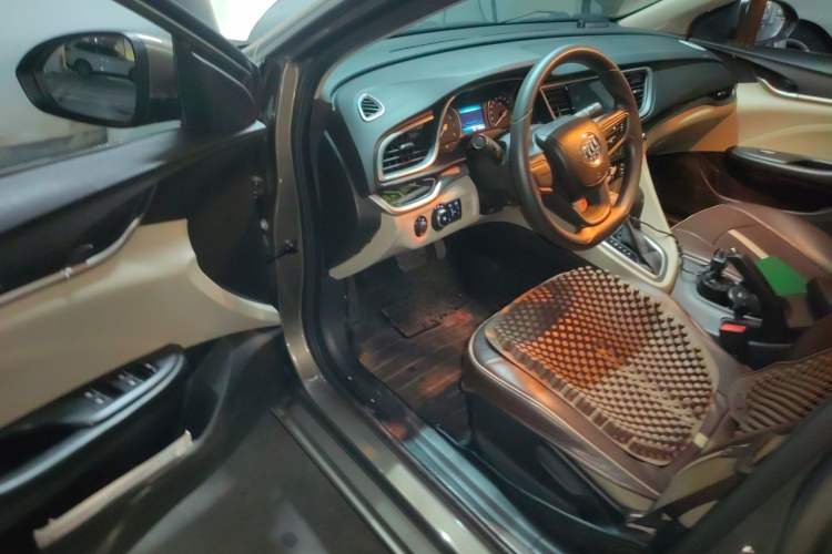 Used Buick GT 2015 15N Automatic Elite Version Driver Seat