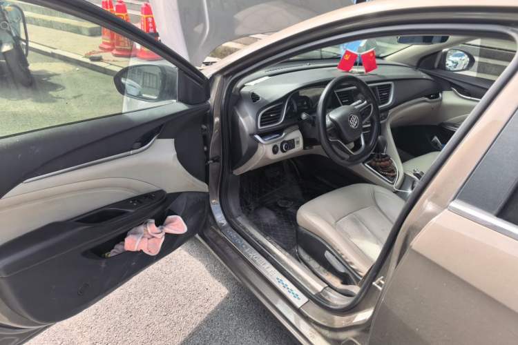 Used Buick GT 2015 15N Automatic Deluxe Edition Driver Seat