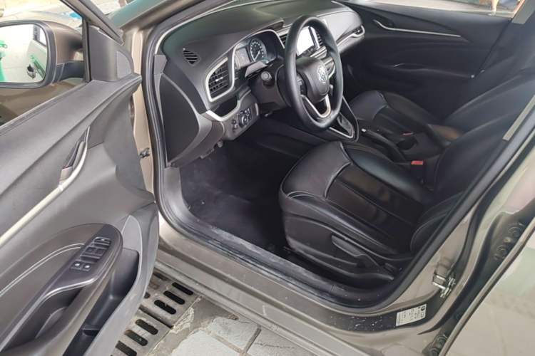 Used Buick GT 2015 15N Automatic Deluxe Edition Driver Seat