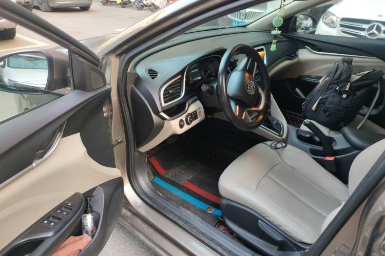 Used Buick GT 2015 15N Automatic Elite Version Driver Seat
