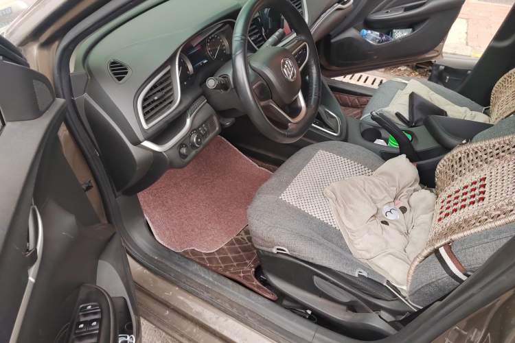 Used Buick GT 2015 15N Automatic Deluxe Edition Driver Seat