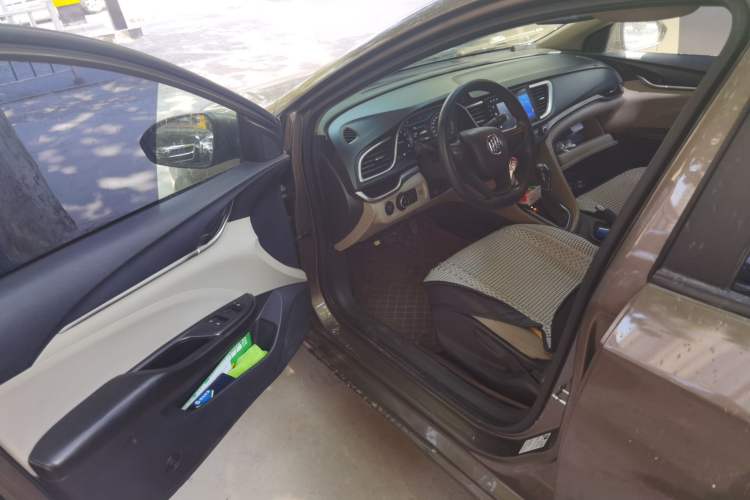 Used Buick GT 2015 15N Automatic Elite Version Driver Seat