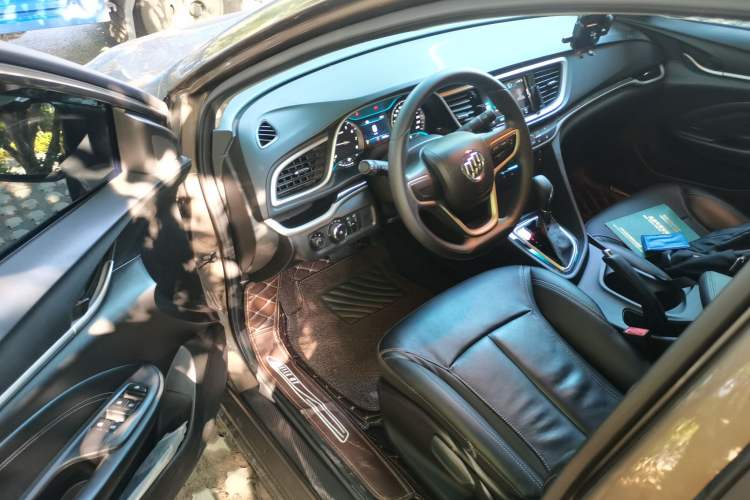 Used Buick GT 2015 15N Automatic Deluxe Edition Driver Seat