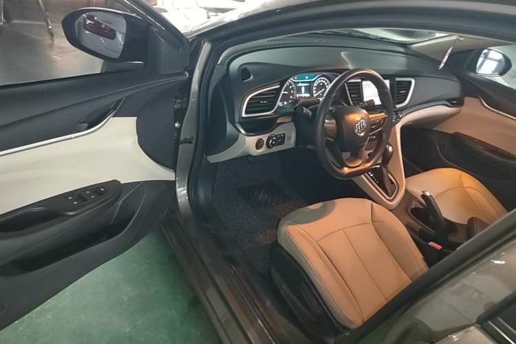 Used Buick GT 2015 15N Automatic Elite Version Driver Seat