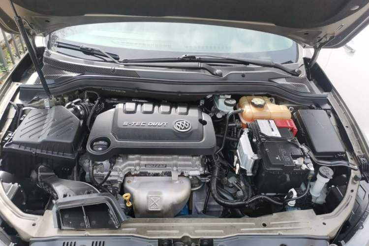 Used Buick GT 2015 15N Manual Entry-Level Trim Engine Bay