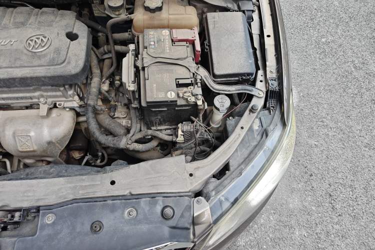 Used Buick GT 2015 15N Automatic Entry-Level Trim Engine Bay Left