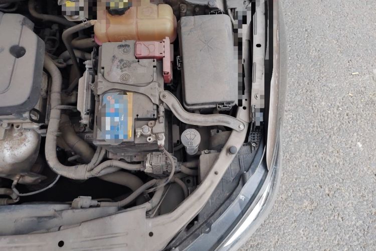Used Buick GT 2015 15N Automatic Deluxe Edition Engine Bay Left