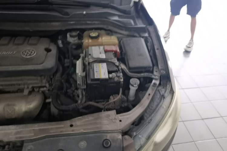 Used Buick GT 2015 15N Manual Entry-Level Trim Engine Bay Left