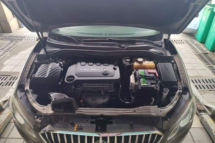 Used Buick GT 2015 15N Automatic Deluxe Edition Engine Bay