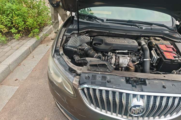 Used Buick GT 2015 18T Dual-Clutch Luxury Model Engine Bay Right