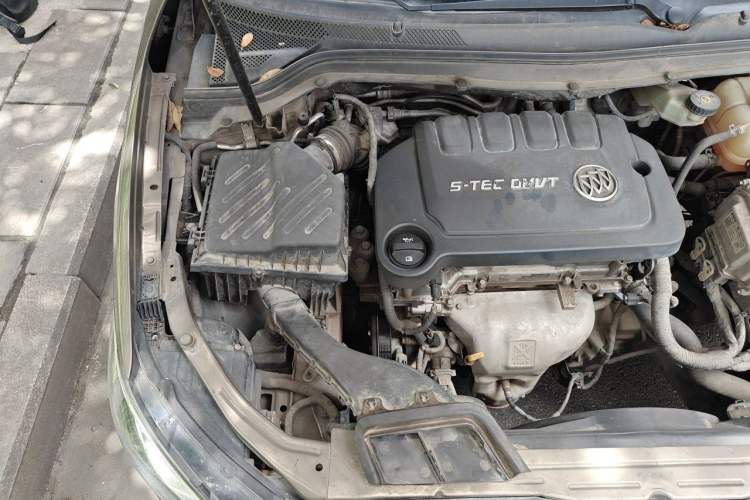 Used Buick GT 2015 15N Manual Elite Edition Engine Bay Right