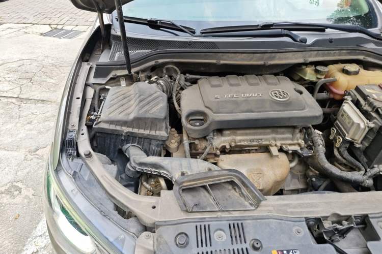 Used Buick GT 2015 15N Automatic Elite Version Engine Bay Right