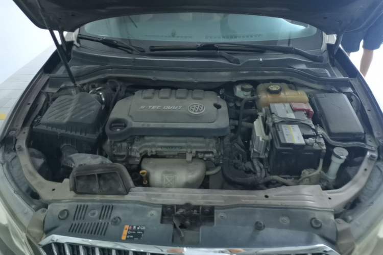 Used Buick GT 2015 15N Manual Entry-Level Trim Engine Bay