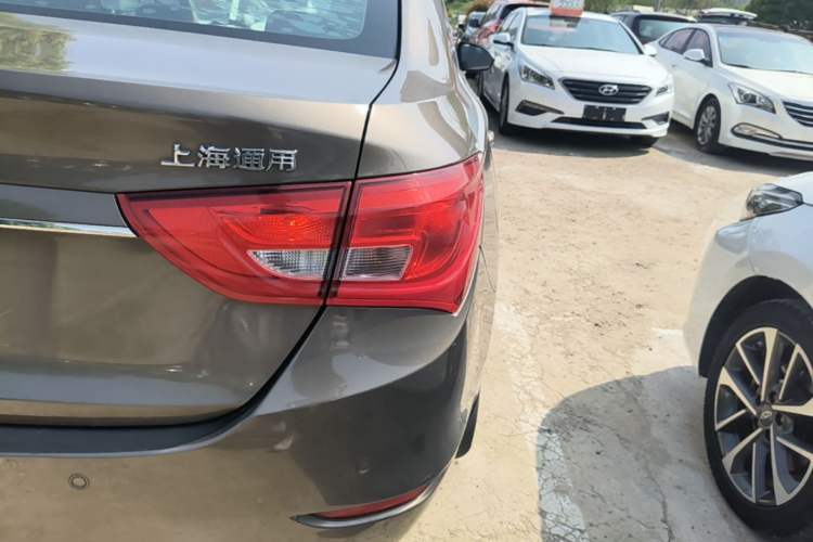 Used Buick GT 2015 18T Dual-Clutch Luxury Model Exterior 3