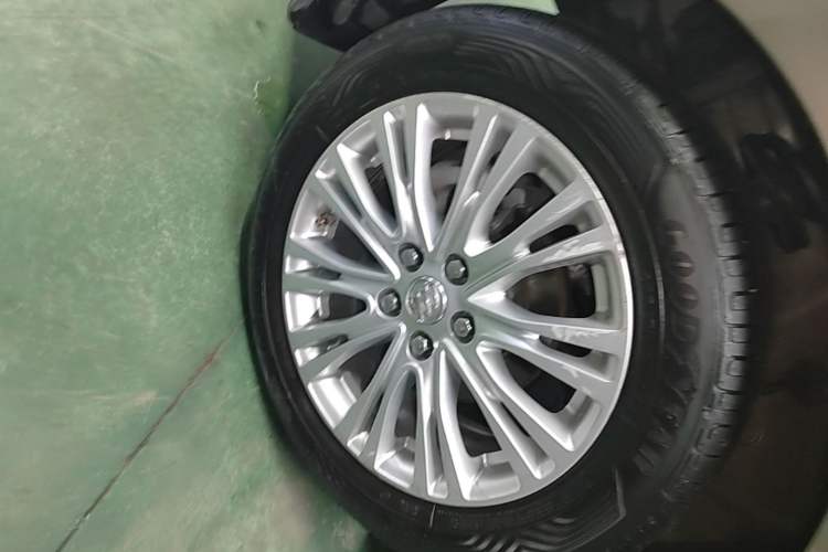 Used Buick GT 2015 15N Automatic Elite Version Exterior 5