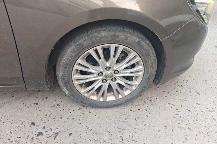 Used Buick GT 2015 15N Automatic Elite Version Exterior 7
