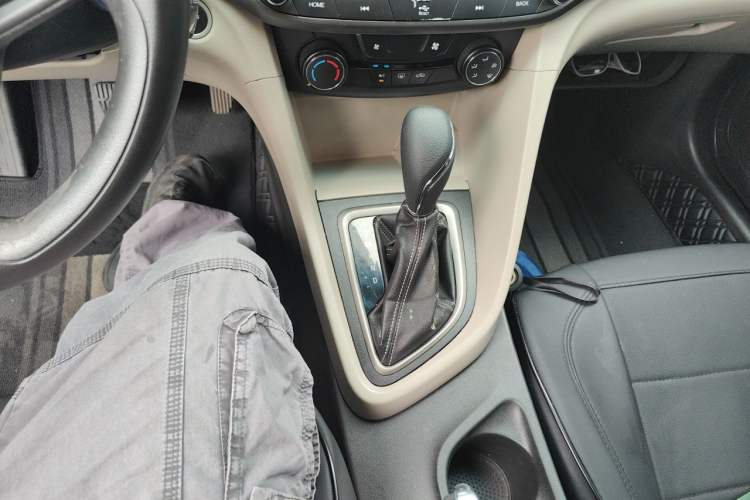 Used Buick GT 2015 15N Automatic Entry-Level Trim Gear Lever