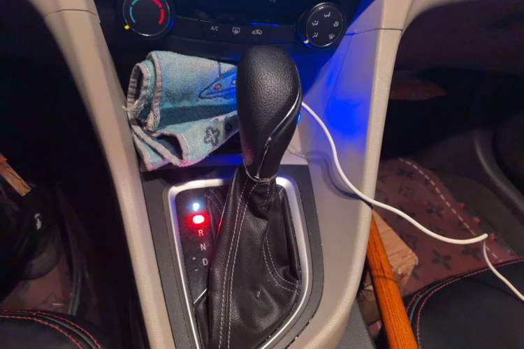 Used Buick GT 2015 15N Automatic Elite Version Gear Lever