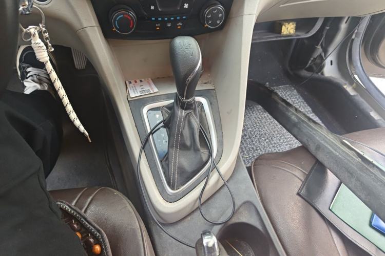 Used Buick GT 2015 15N Automatic Elite Version Gear Lever