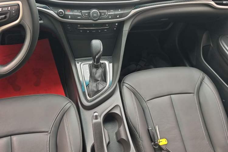 Used Buick GT 2015 15N Automatic Deluxe Edition Gear Lever