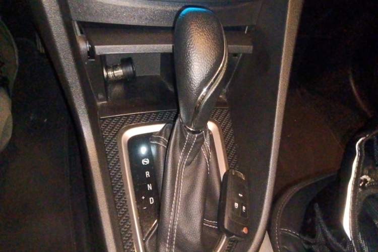 Used Buick GT 2015 15N Automatic Deluxe Edition Gear Lever