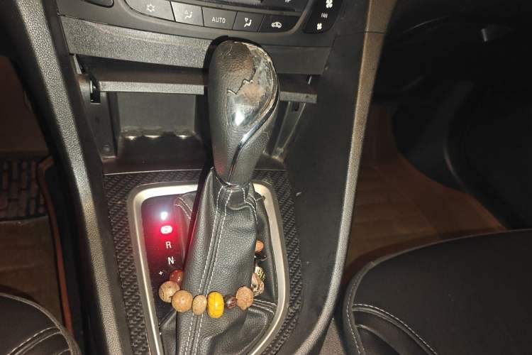 Used Buick GT 2015 15N Automatic Deluxe Edition Gear Lever