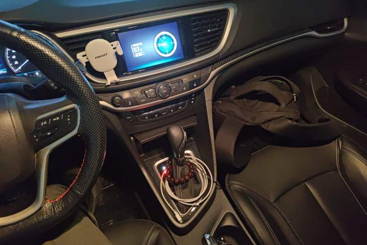 Used Buick GT 2015 15N Automatic Deluxe Edition Gear Lever