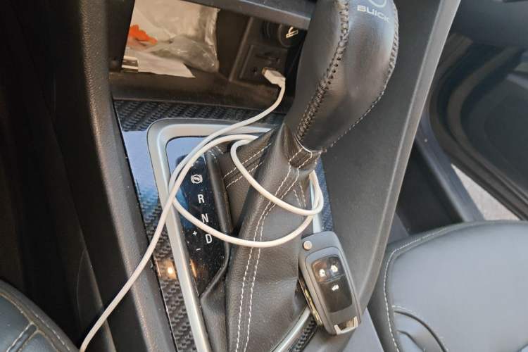 Used Buick GT 2015 15N Automatic Deluxe Edition Gear Lever
