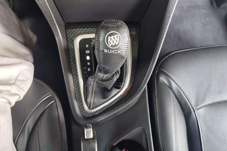 Used Buick GT 2015 15N Automatic Deluxe Edition Gear Lever