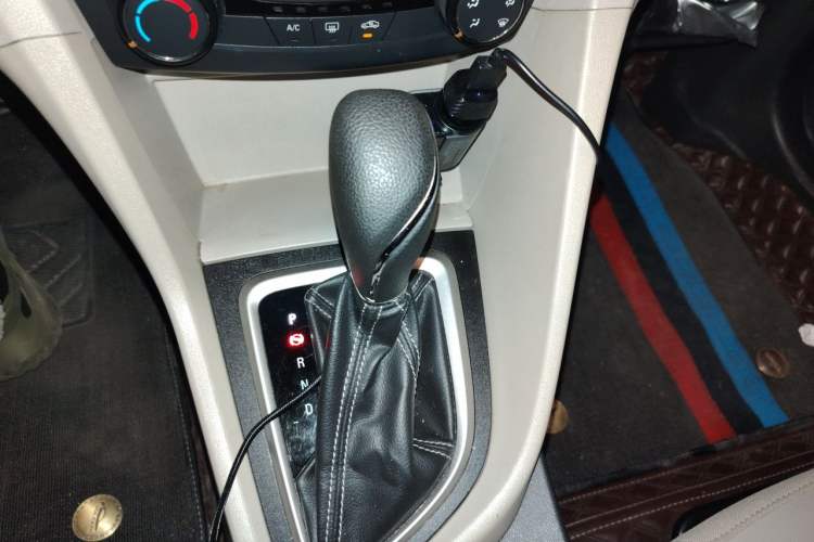 Used Buick GT 2015 15N Automatic Elite Version Gear Lever