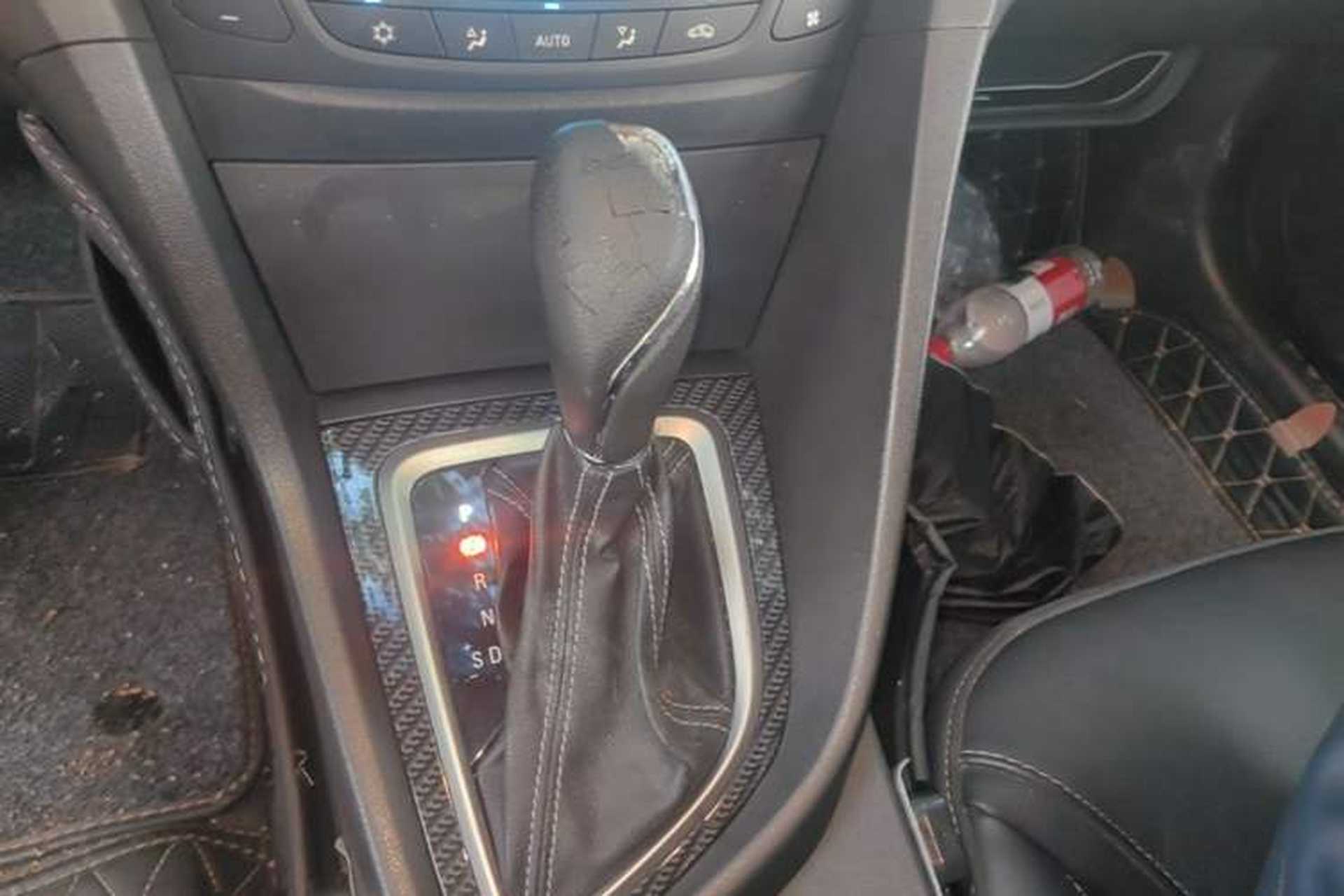 Used Buick GT 2015 18T Dual-Clutch Luxury Model Gear Lever