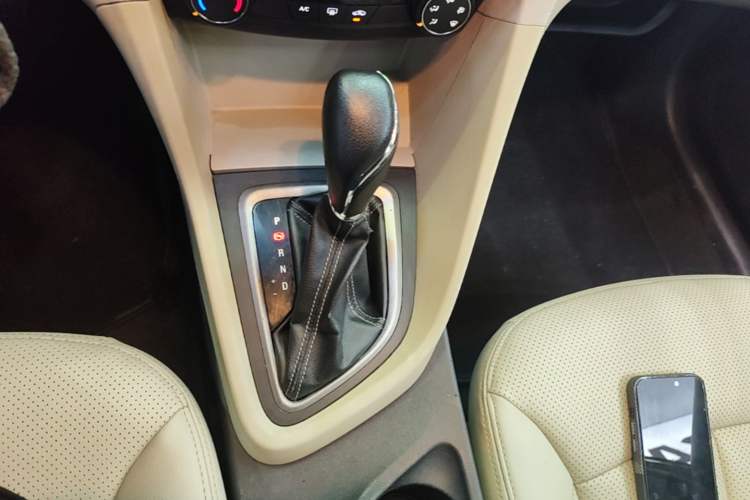 Used Buick GT 2015 15N Automatic Elite Version Gear Lever