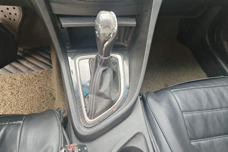 Used Buick GT 2015 15N Automatic Deluxe Edition Gear Lever
